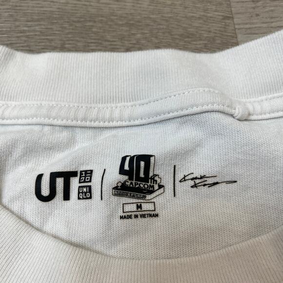 Uniqlo Capcom 40th Anniversary UT Street Fighter II Shirt Men's M - Picture 5 of 12